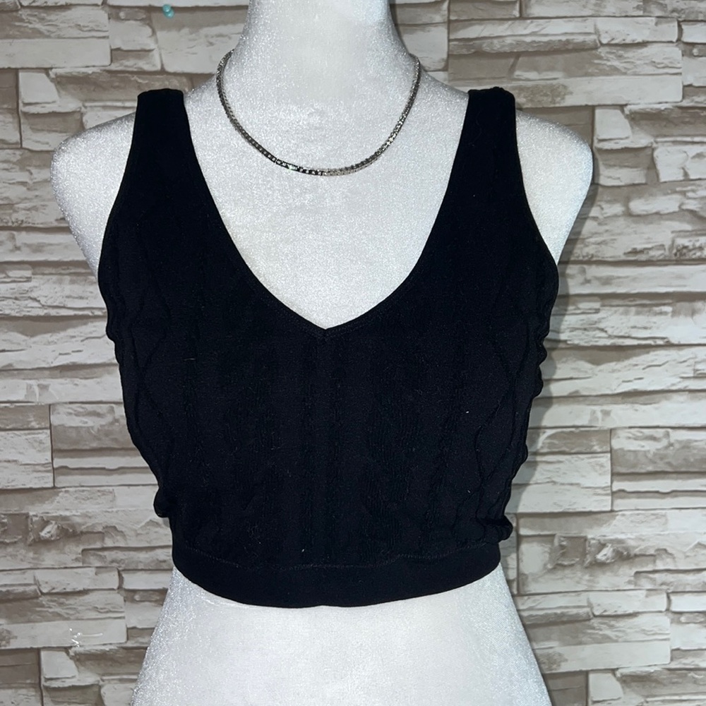 GILLY HICKS Black Sports Bra